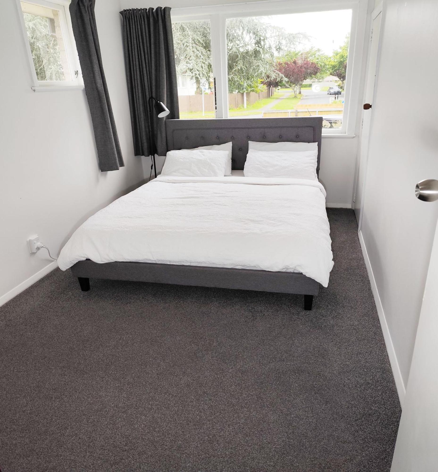 3-Bedroom House-Big Yard- Netflix แฮมิลตัน ภายนอก รูปภาพ